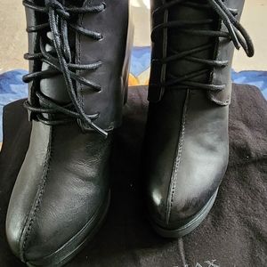 New Leon Max Ankel Boot